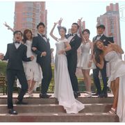 最好的朋友在身边最爱的人在对面