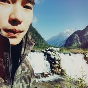 不哭不笑不死不生