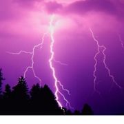紫色闪电