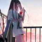 爱上了一个不知名的女孩子