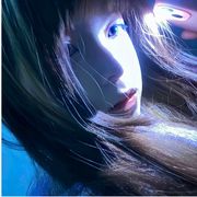 红色男孩