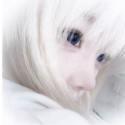 欣欣有一点萌.^