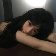 天真以为