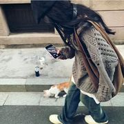 小狗在摇尾巴