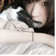 • ֊ •
