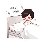 小狗奔跑在荒野