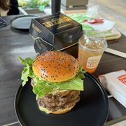 汉堡大口嚼嚼嚼