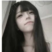 她的虎牙很可爱