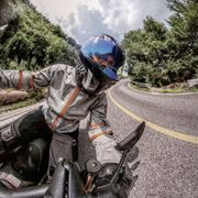 看她红妆与天不老