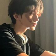 墨兮低谷在努力