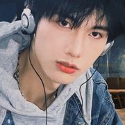 优雅的水晶男孩