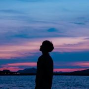 沉思一片海