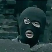 抨击摔