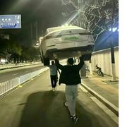 UI雨哦烤鱼吃饭