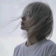 洛