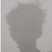 嗯