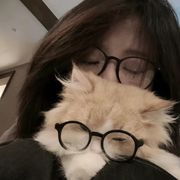 洛