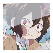 薯条蘸番茄酱。