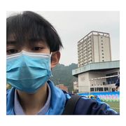 洛