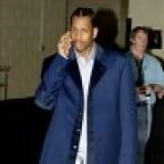 花匠的姑姑有把雨伞在屋里