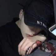 这杯咖啡～忘了加糖💤